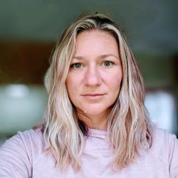 Wiggly Butt Strut Transport ~ Nikisha G